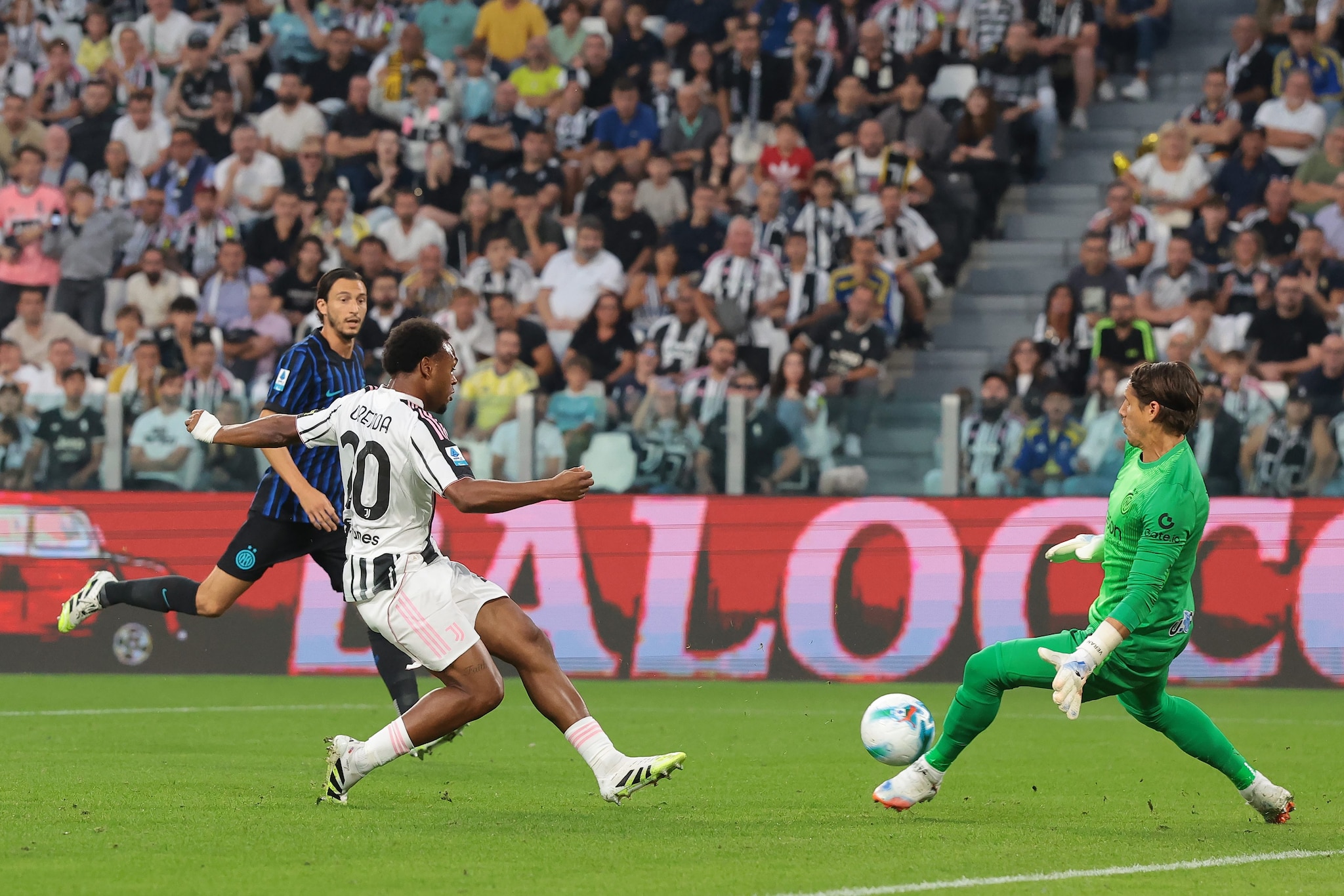 Sommer durante la sfida contro la Juventus.