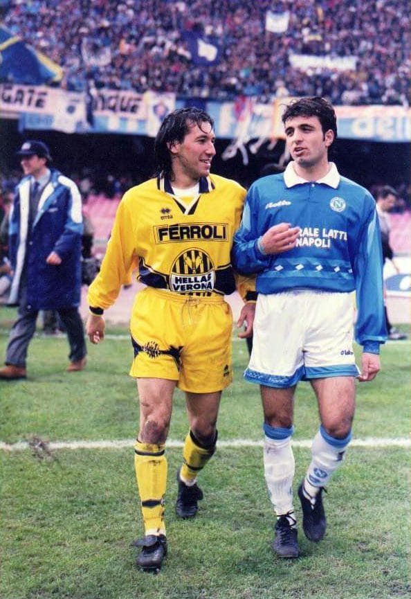 Ametrano con la maglia del Verona contro il Napoli.