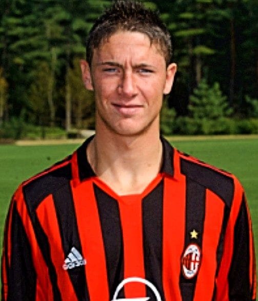 Ardemagni con la maglia del Milan.