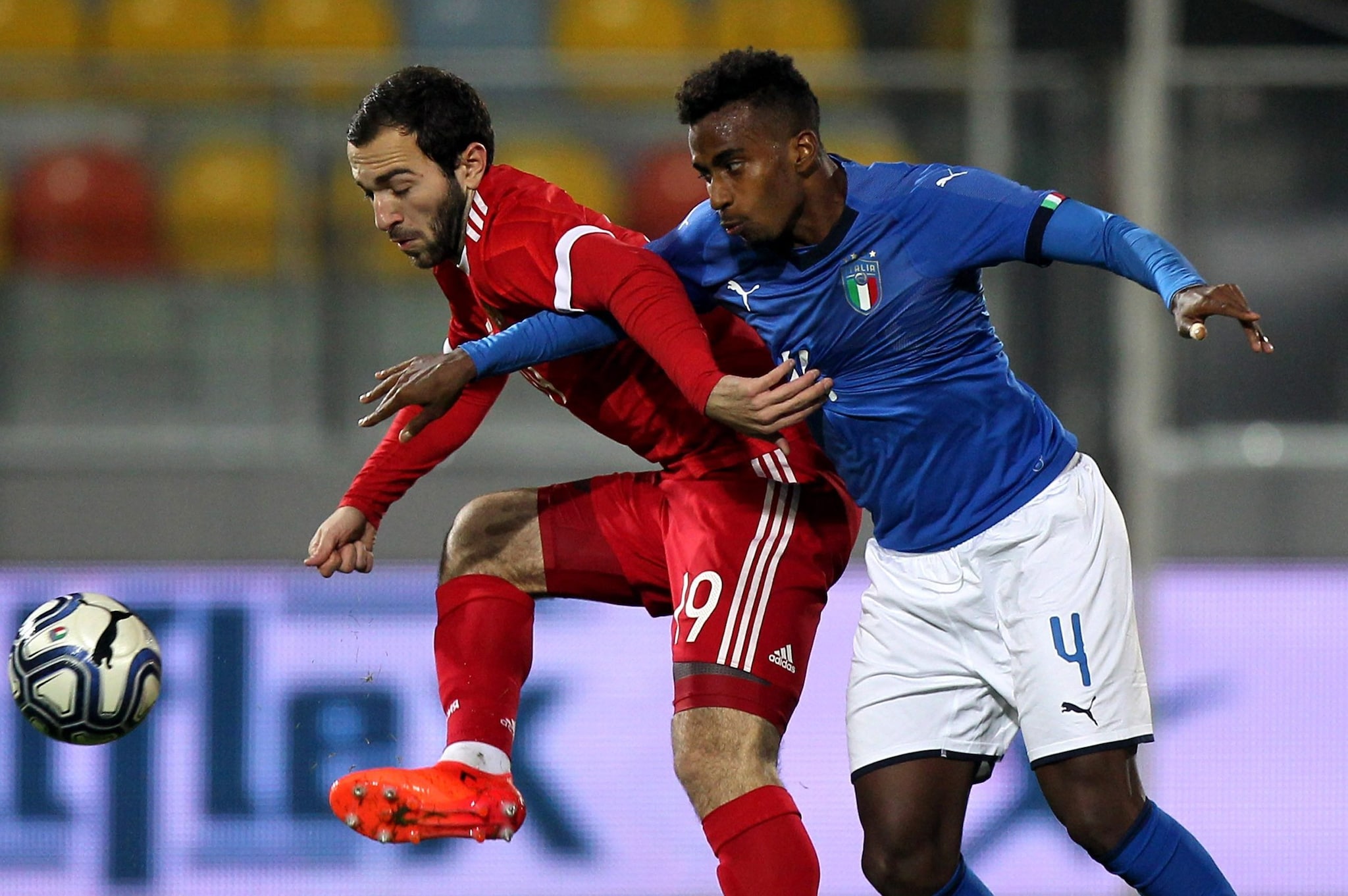 Capradossi impegnato con l’Italia Under 21 contro i pari età della Russia nel 2017