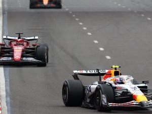 ferrari-baku-leclerc-problema-power-unit-misterioso-cosa-successo-guasto-risolto-magicamente-ers-perdita-potenza-300x225.jpg