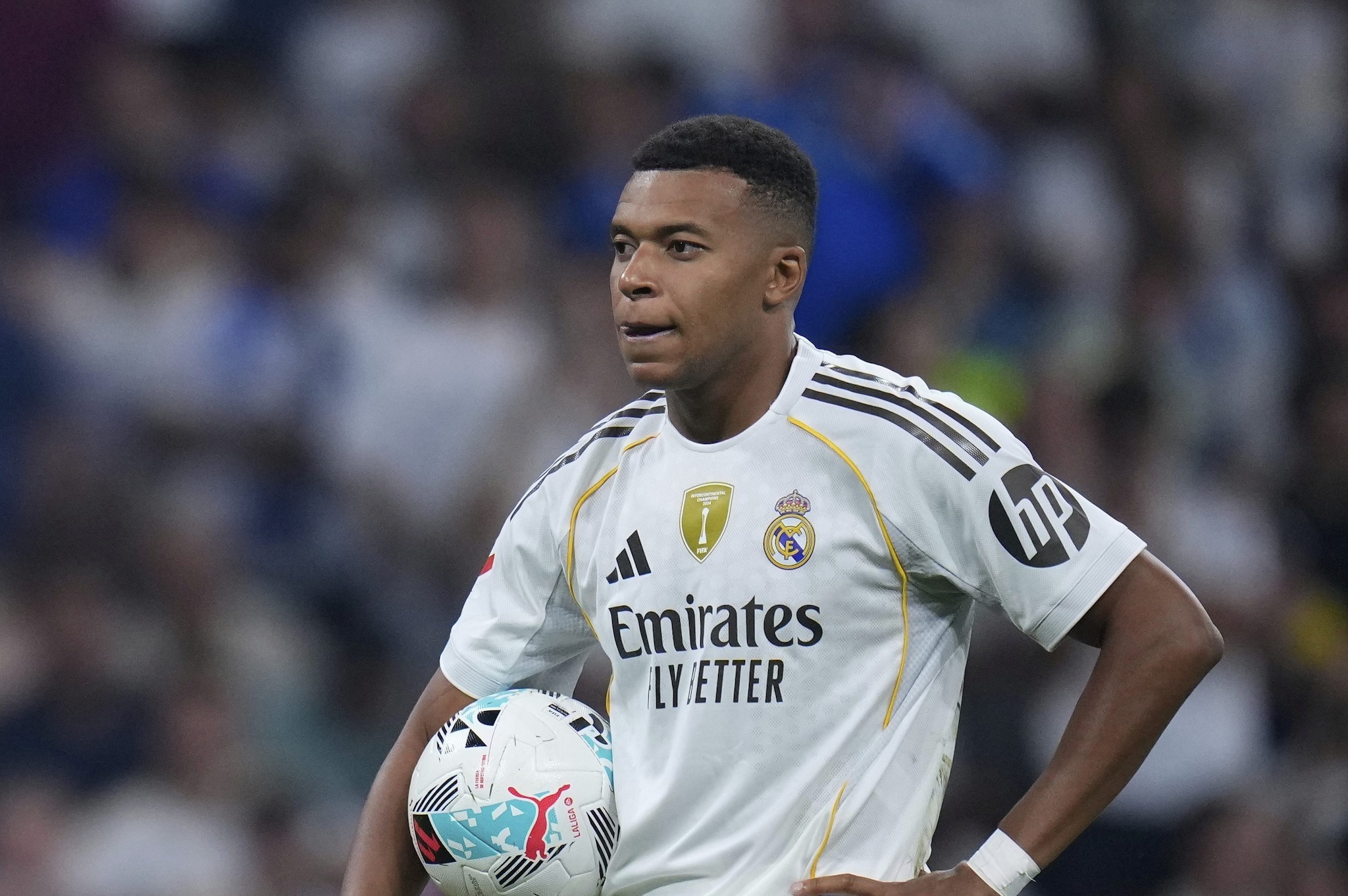 Il problema al ginocchio sinistro di Mbappé resta un mistero