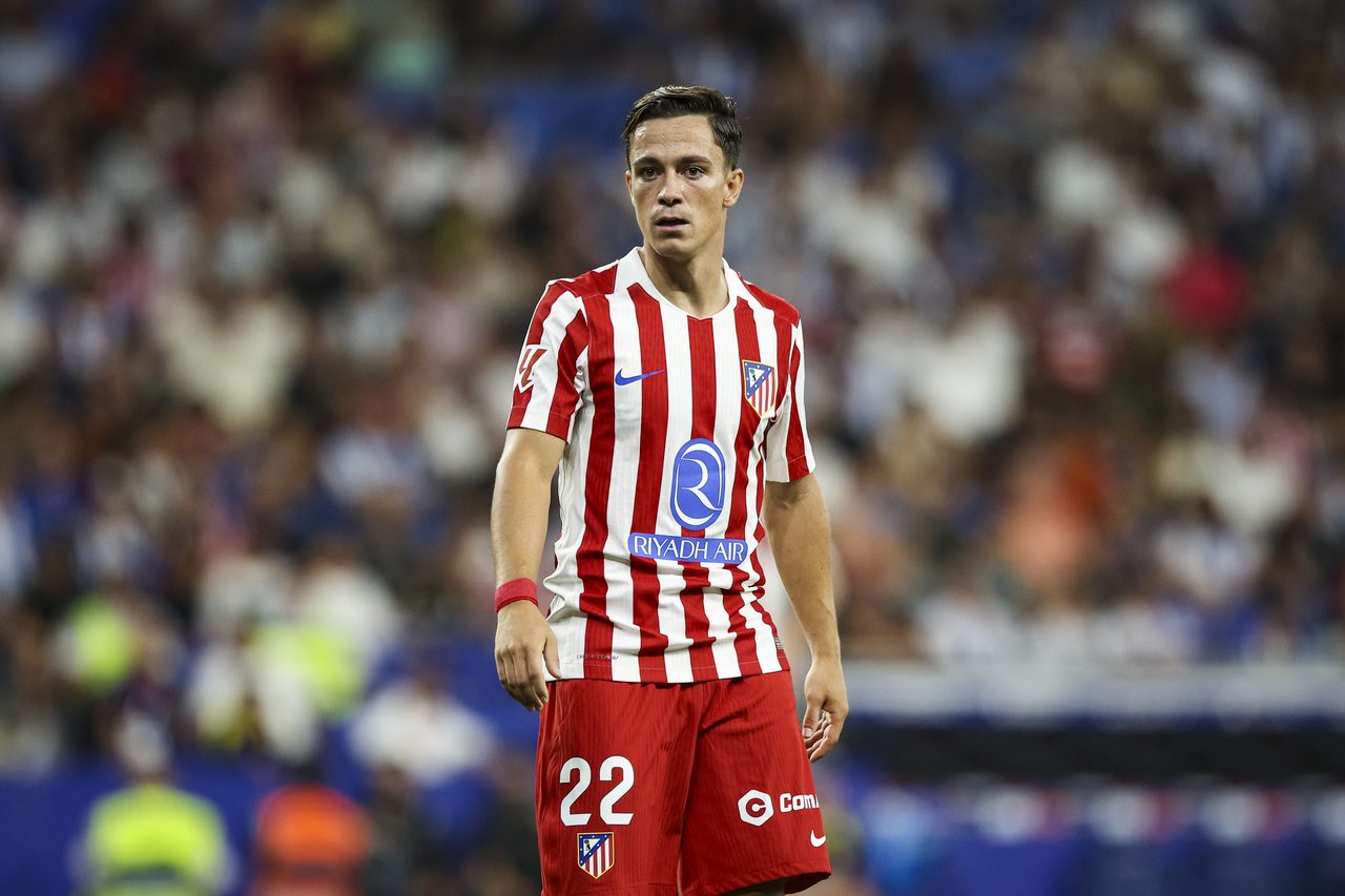 Raspadori con la maglia dell’Atletico Madrid.