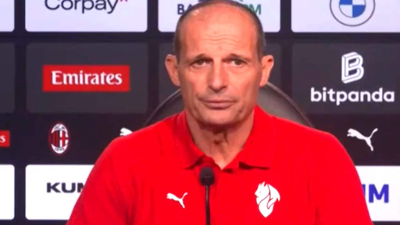 Allegri docile sugli errori arbitrali: "Sbagliano tutti". Poi svicola via: "Non so cosa rispondere"