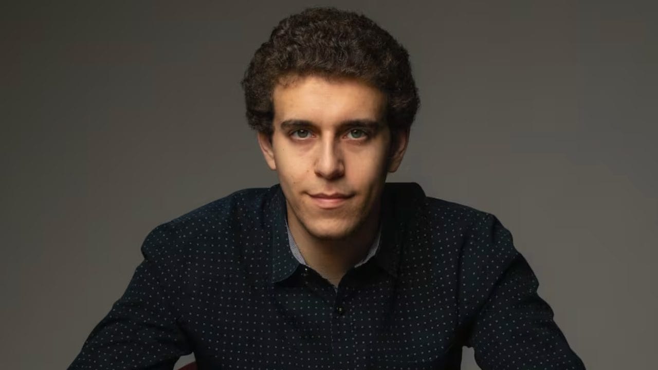 Danya Naroditsky è morto a 29 anni, lutto nel mondo degli scacchi: era diventato Grande Maestro a 18 anni