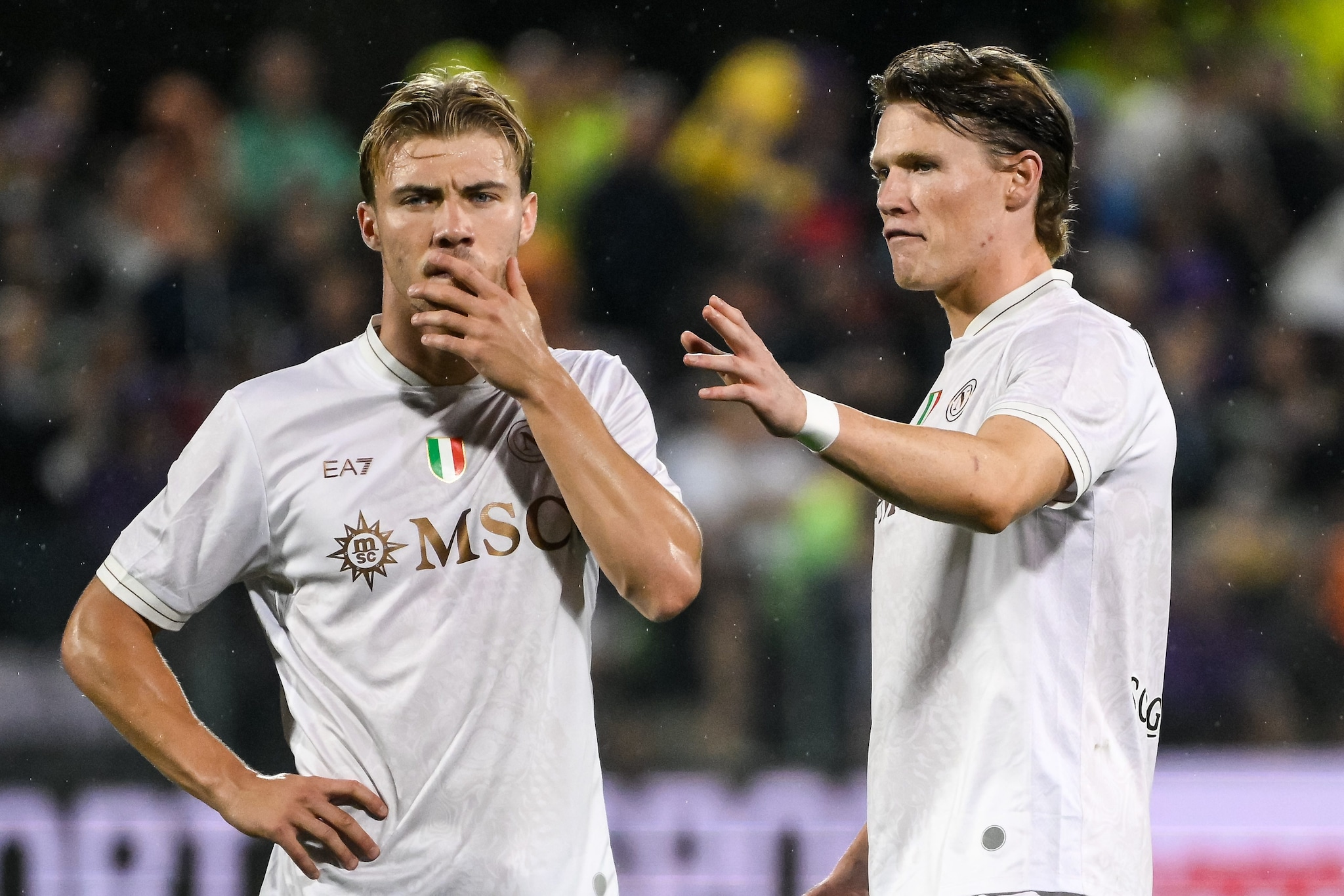 I due ex United in campo durante la prima partita di Hojlund col Napoli a Firenze.