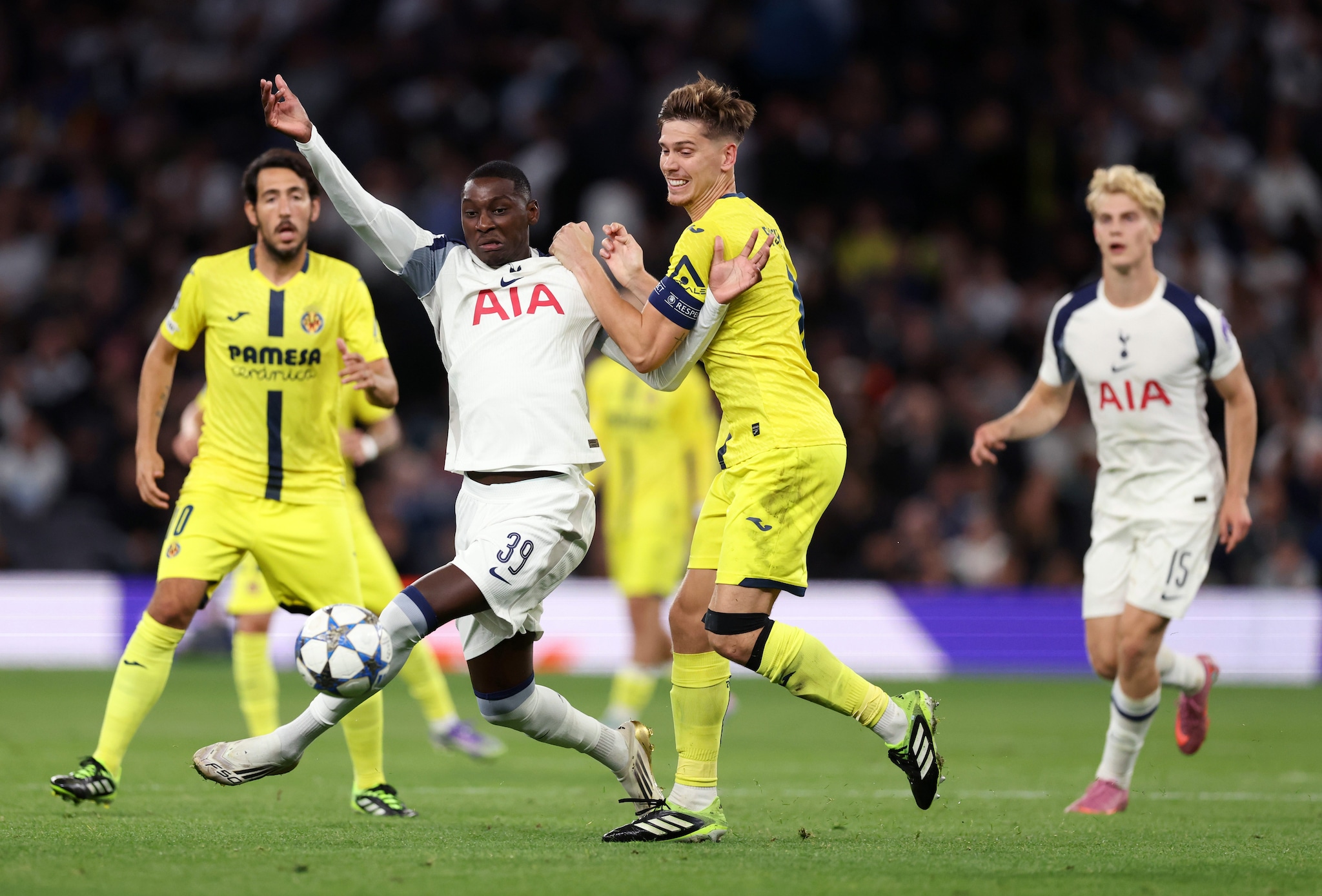 Kolo Muani in campo nella sua unica presenza col Tottenham contro il Villarreal per soli 13 minuti.