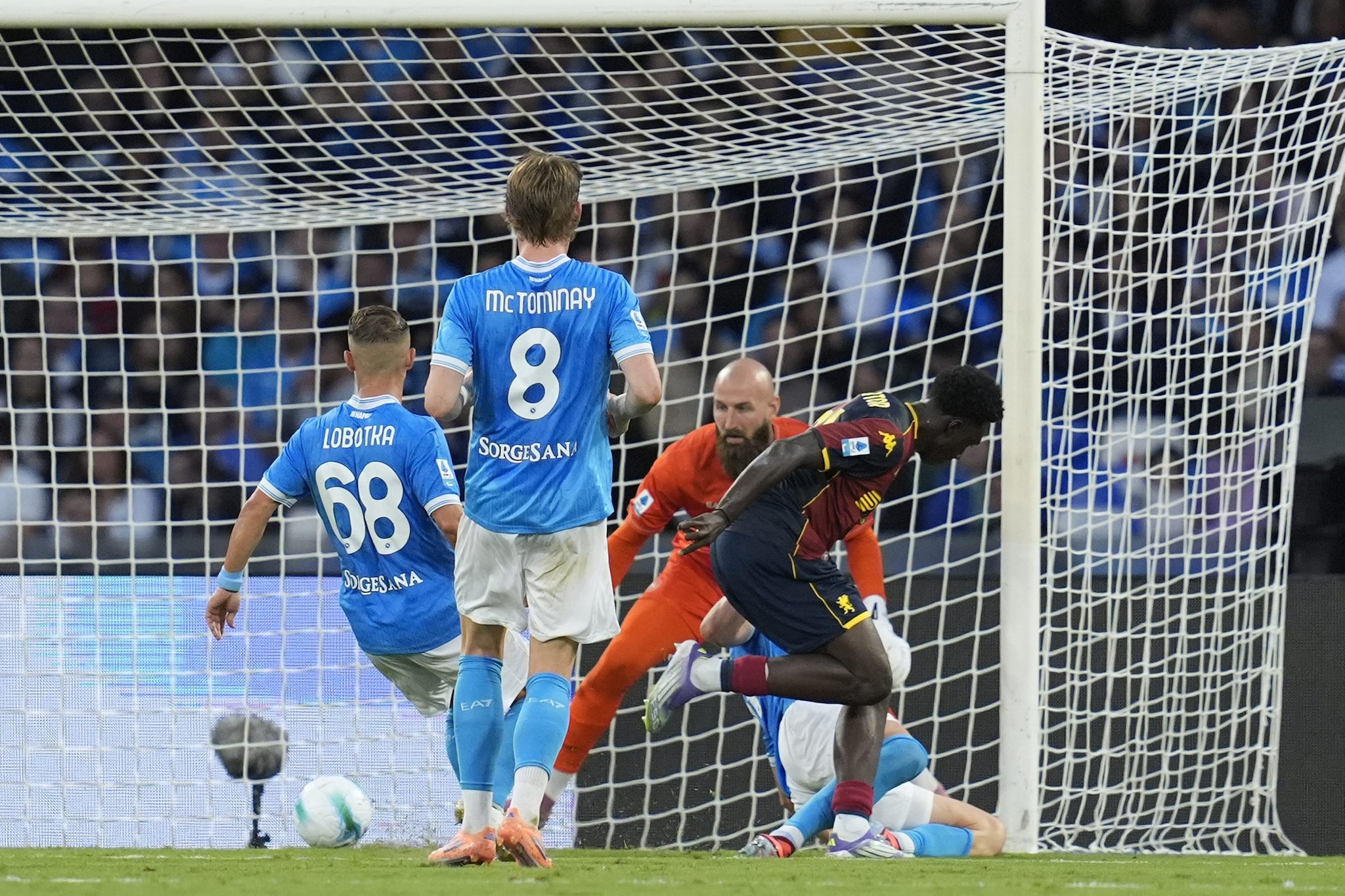 Il gol di tacco di Ekhator.