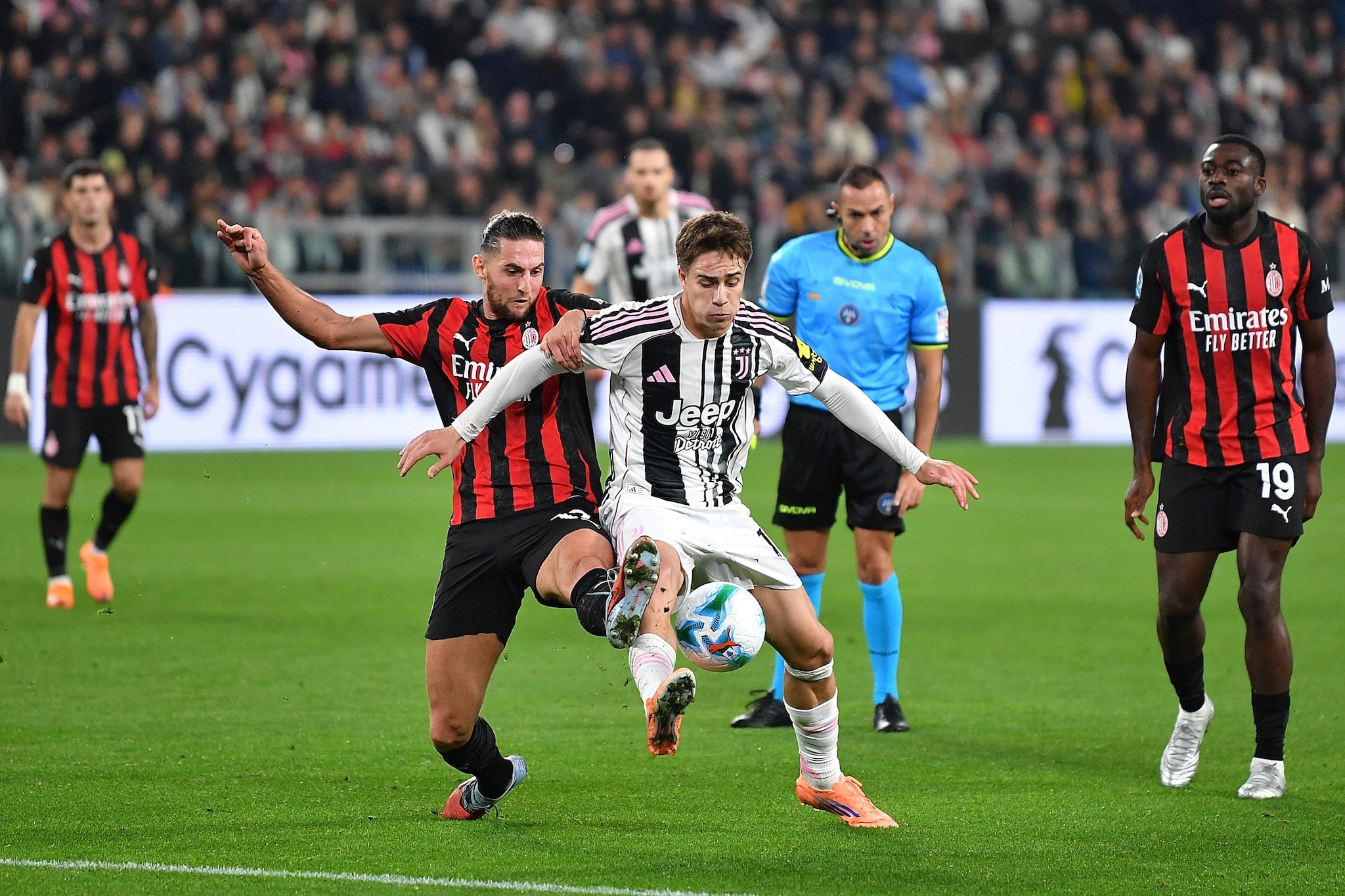 Rabiot in azione contro la Juventus.