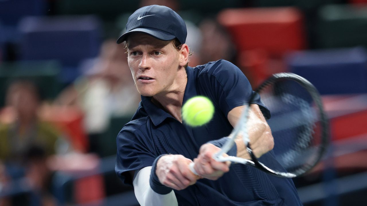 Sinner-Tsitsipas ai quarti del Six Kings Slam, orario e dove vederla in TV e streaming