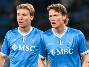 Conte perde Hojlund e McTominay poco prima di Torino-Napoli: nemmeno in panchina, le condizioni