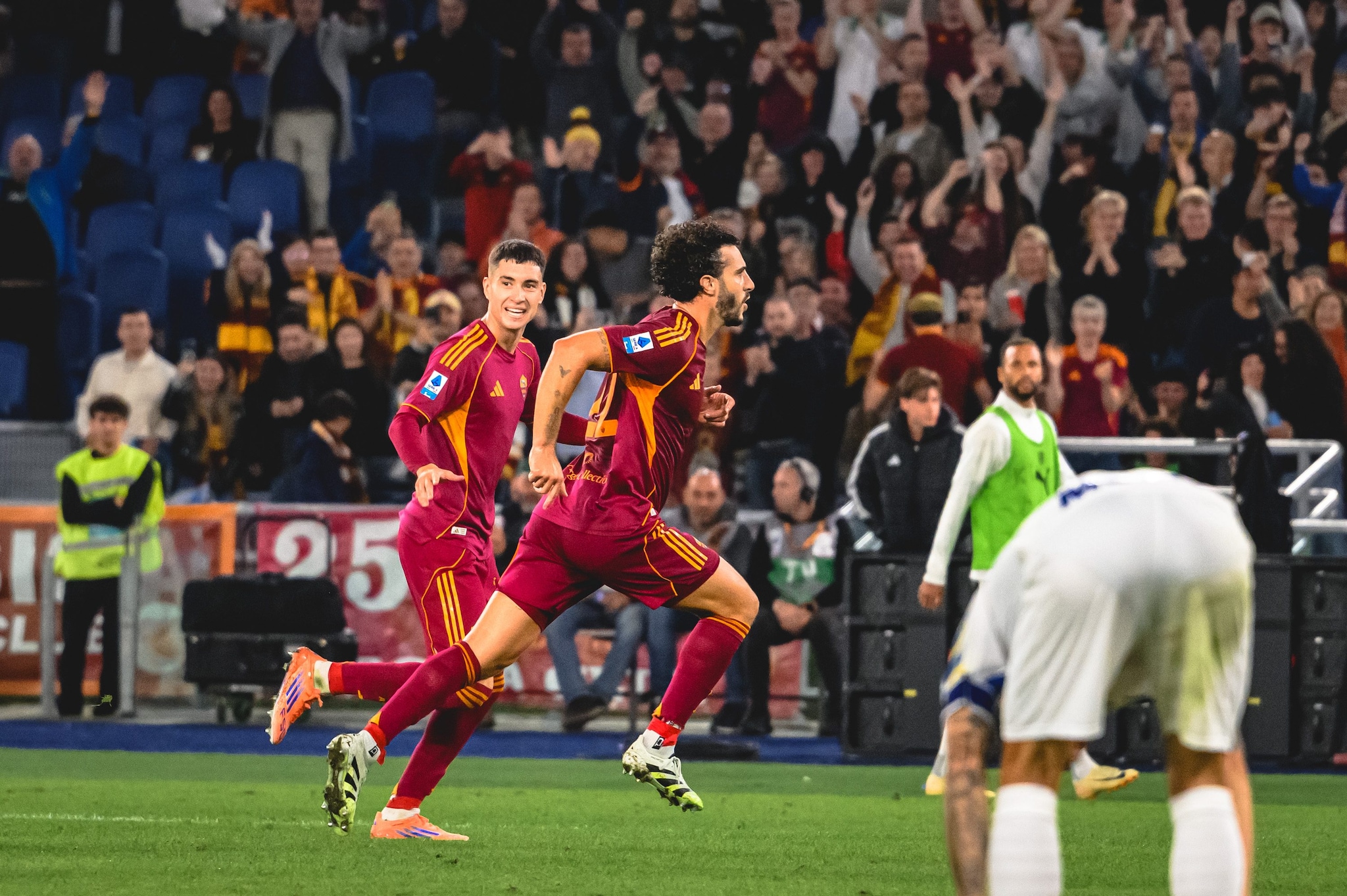 L’esultanza di Hermoso al gol dell’iniziale vantaggio.