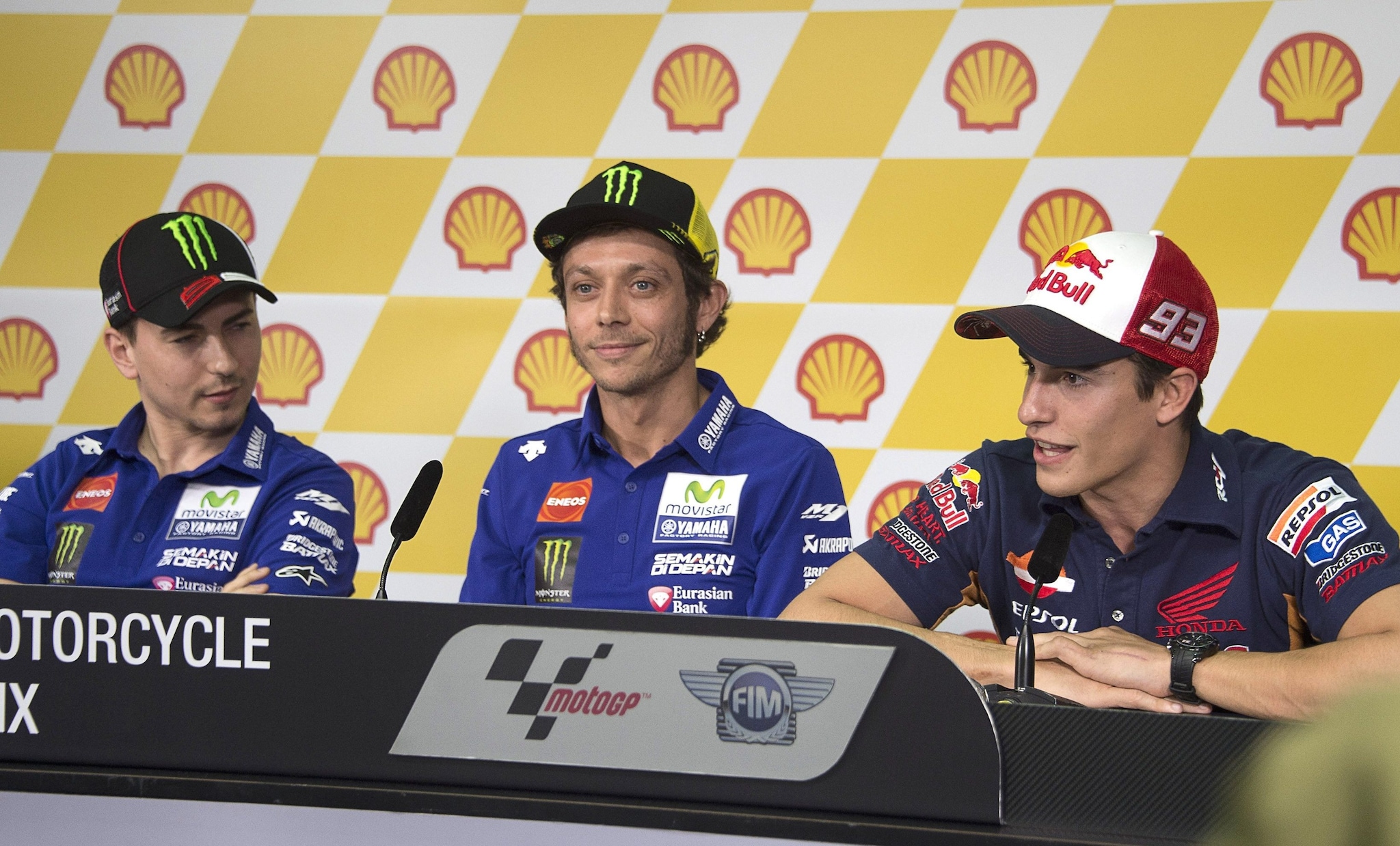 Valentino Rossi e Marc Marquez nell’infuocata conferenza prima di Sepang 2015.