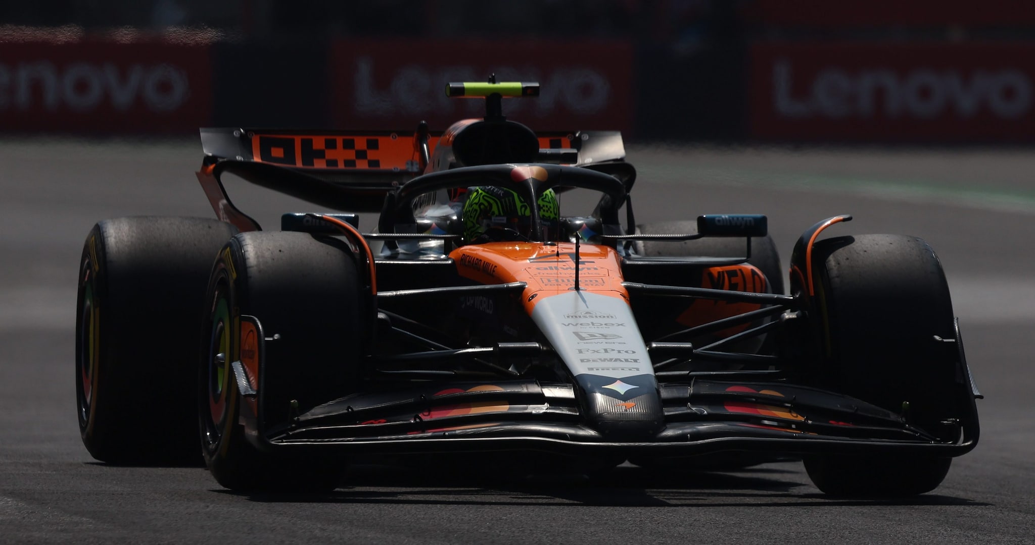 Norris infrange i sogni di gloria della Ferrari e strappa la pole del GP del Messico: Leclerc 2° e Hamilton 3°