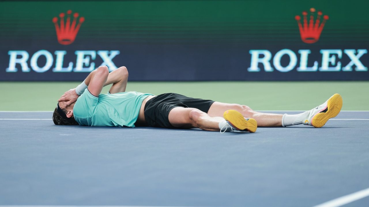 Rinderknech piange e festeggia, è in finale a Shanghai col cugino Vacherot: Medvedev furioso con l'arbitro