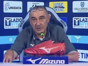 Maurizio Sarri: &#8220;Potevo lasciare la Lazio subito dopo la firma, tiro bestemmie ogni giorno&#8221;