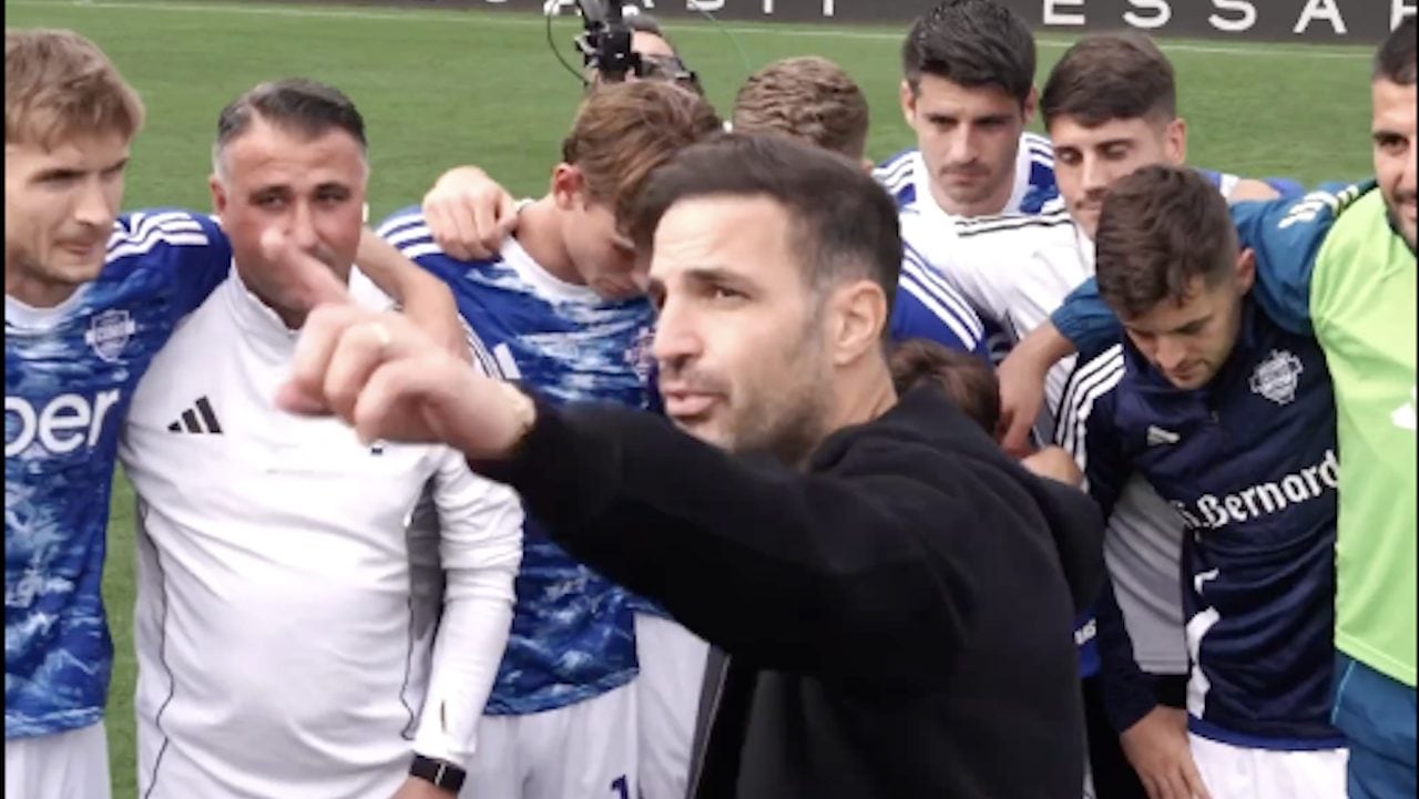 Fabregas ha qualcosa da dire ai giocatori in campo dopo la vittoria sulla Juve: "Da lì è facile"