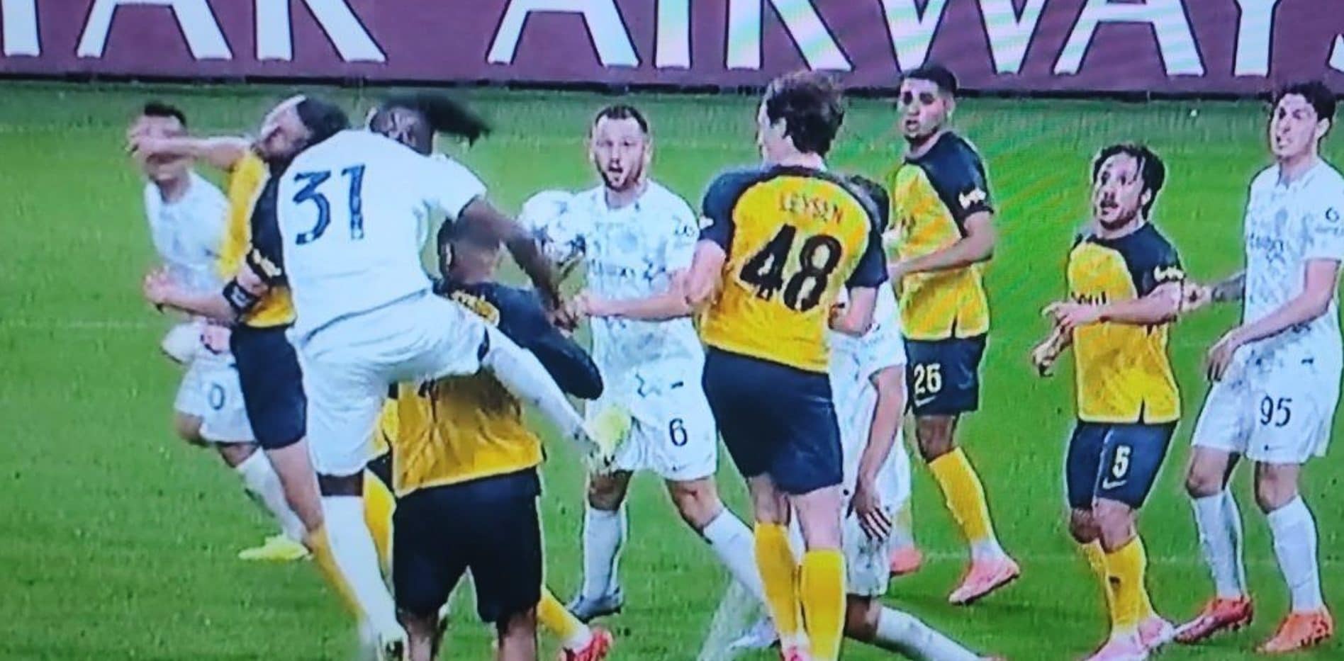 Perché il gol di Dumfries in Union SG-Inter è regolare nonostante il tocco di mano di Bisseck