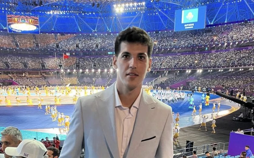 Entra in piscina e resta folgorato: l'assurda morte di Saber Kazemi, stella della pallavolo iraniana