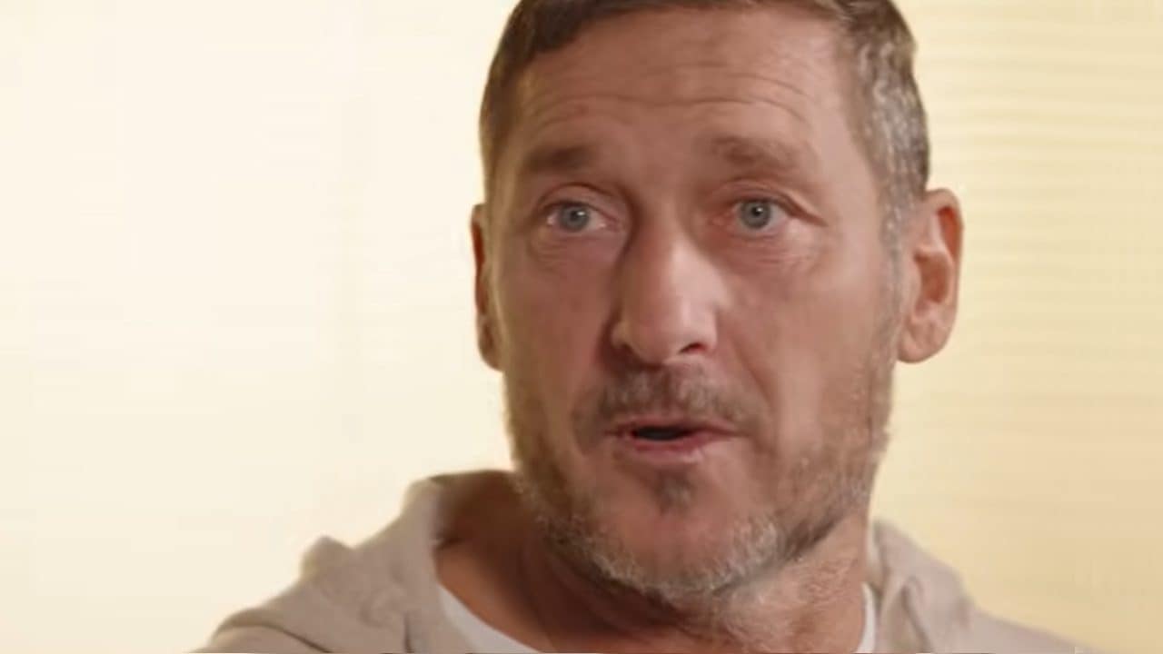 Francesco Totti: "La verità sullo sputo a Poulsen? Non ricordo nulla. Ma mi rivedo e dico: indegno"