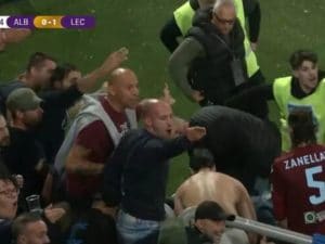 albinoleffe-lecco-caduta-tifosi-300x225.jpg