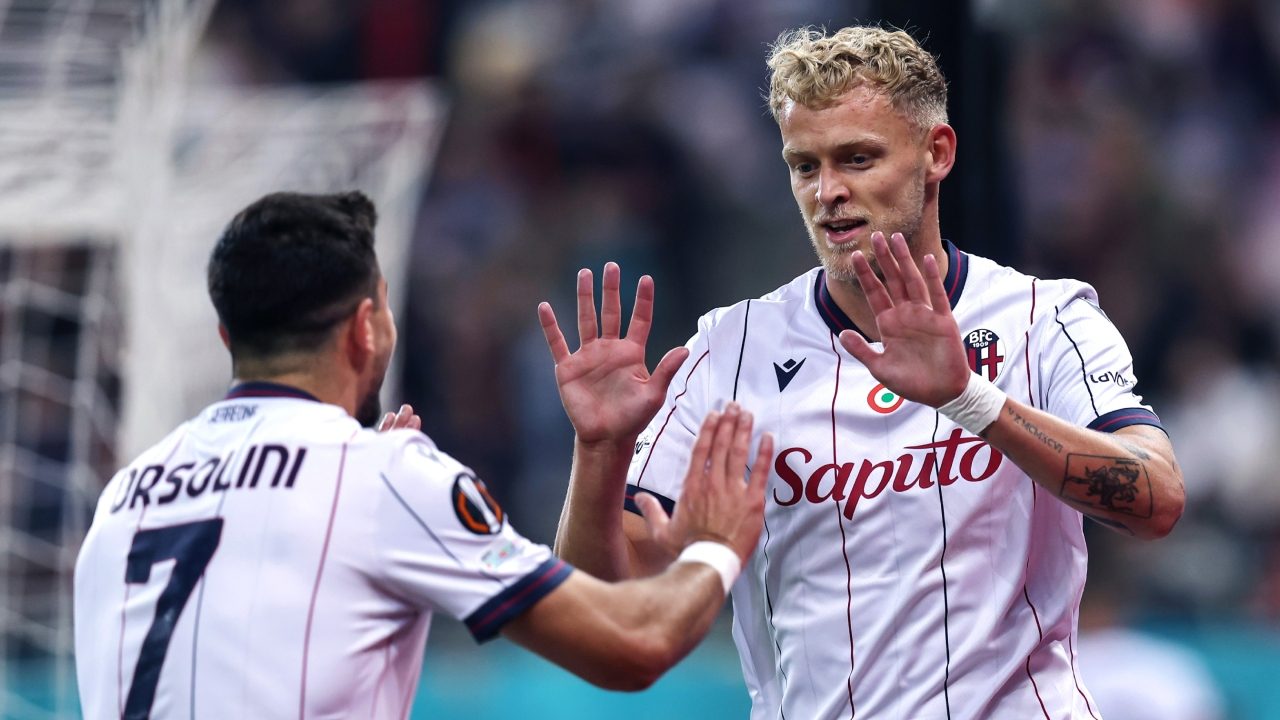 Il Bologna si prende i primi tre punti in Europa League: a Bucarest decisivi Odgaard e Dallinga