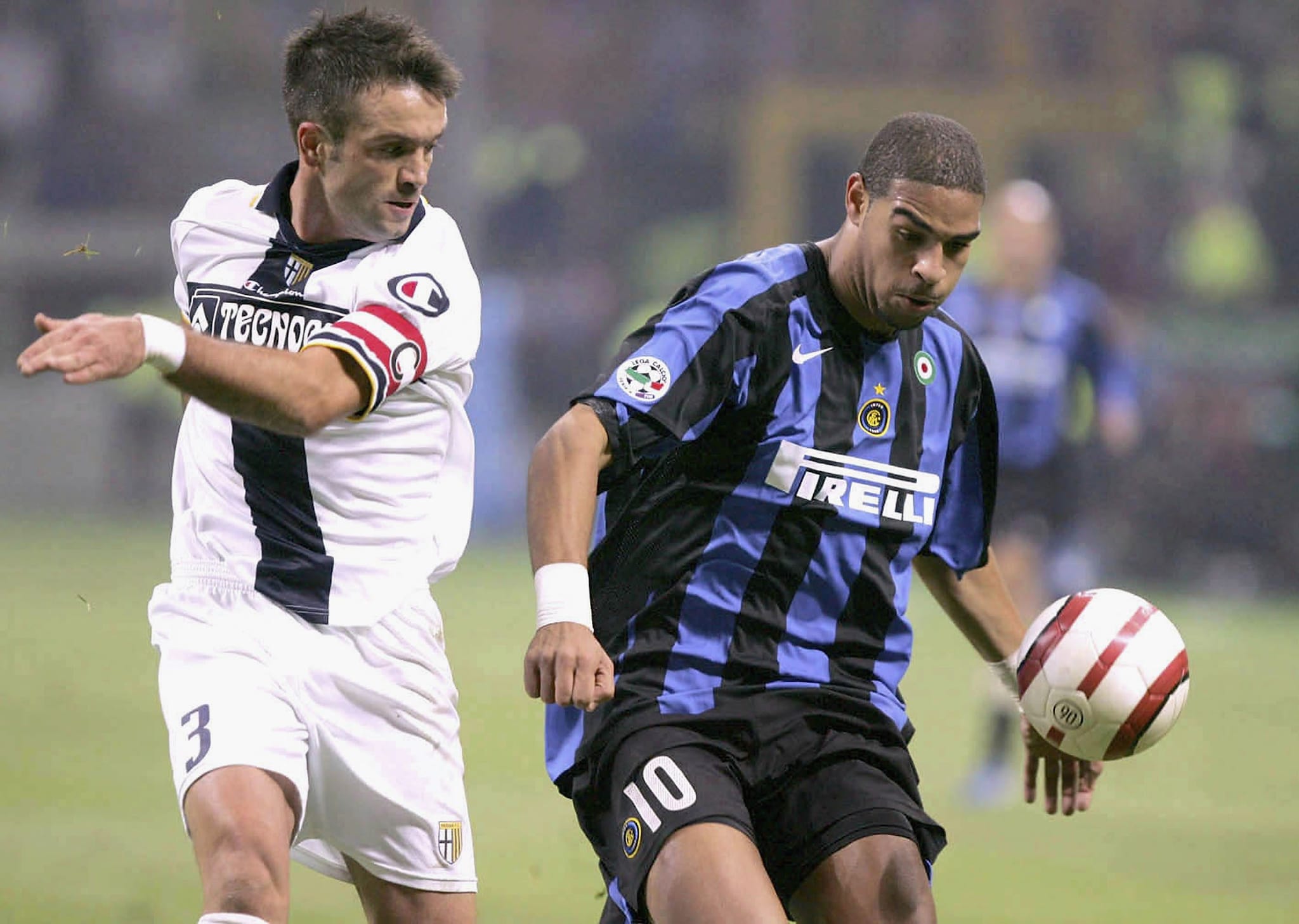 Cardone in marcatura su Adriano.