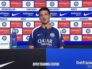 chivu-conferenza-300x225.jpg