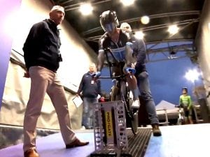 Le cronometro dai blocchi di partenza, l&#8217;ultima novità che divide il ciclismo: ma il motivo è scientifico