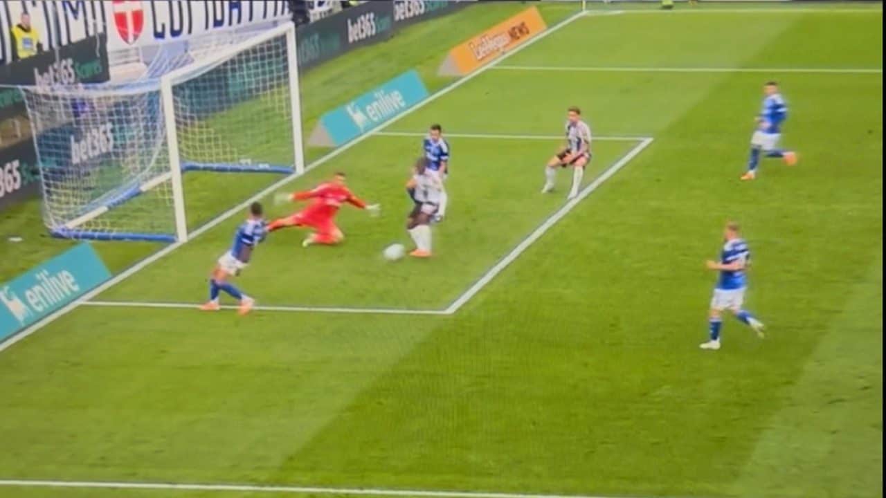 Perché è stato annullato il gol di David in Como-Juve: il problema è la posizione di Koopmeiners