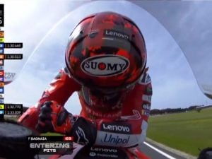 Le immagini desolanti di Bagnaia a Phillip Island: in difficoltà già nelle prequalifiche del GP Australia