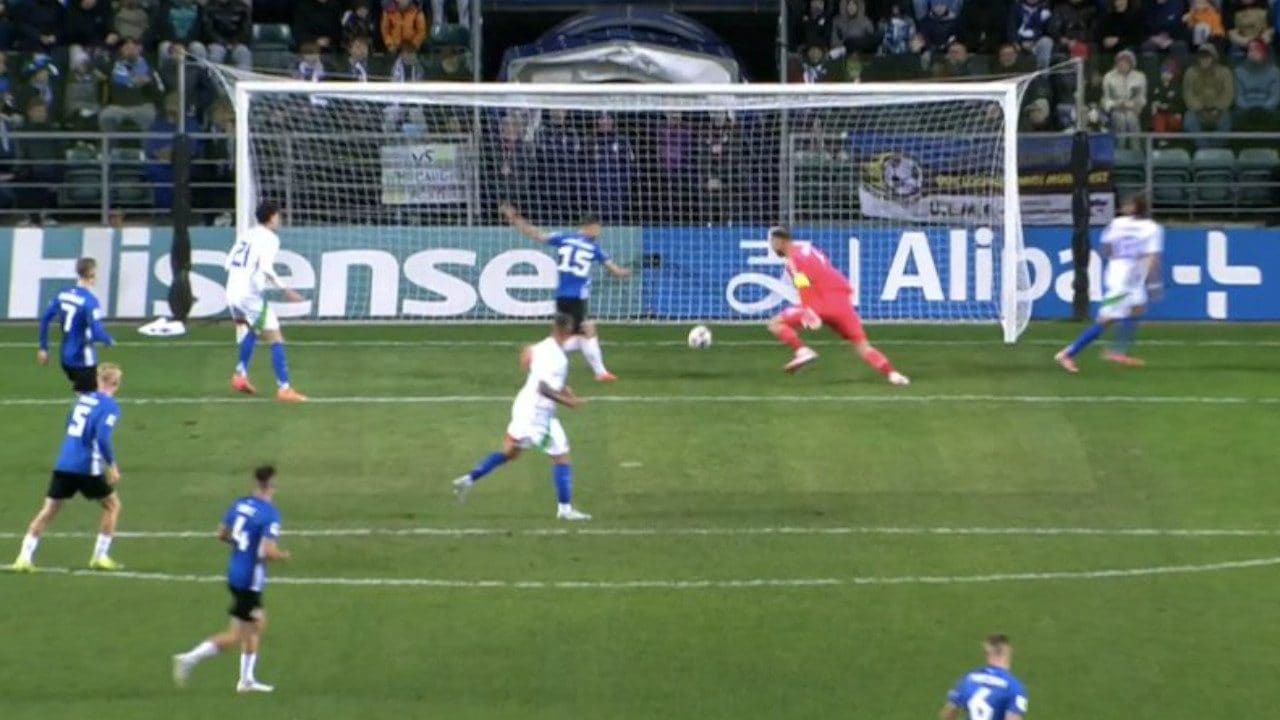 Clamorosa papera di Donnarumma: sbaglia una giocata elementare e fa segnare l'Estonia