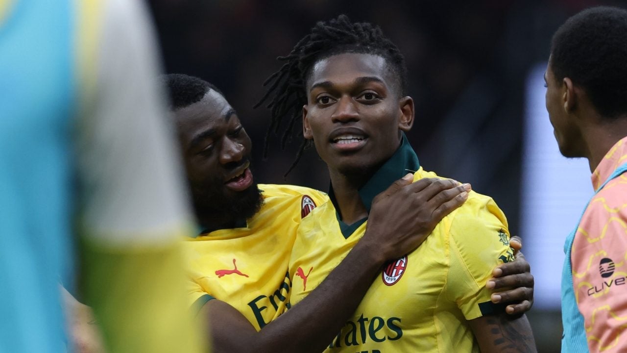 Milan-Fiorentina 2-1, risultato finale della partita di Serie A: doppietta di Leao a San Siro, gli highlights