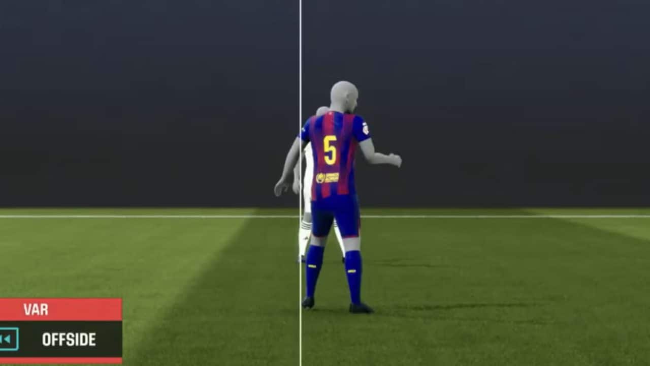 Il fuorigioco millimetrico di Mbappé contro il Barcellona: scoppia la polemica durante il Clasico