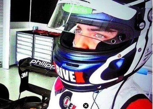 L’ex pilota 23enne ha ucciso suo padre lo scorso 5 luglio al culmine di una colluttazione