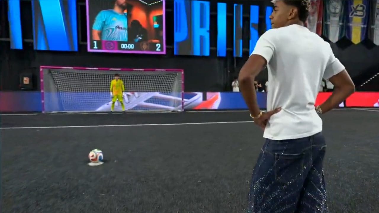 Yamal in Kings League nel suo giorno libero dal Barcellona: è costretto ad entrare in campo