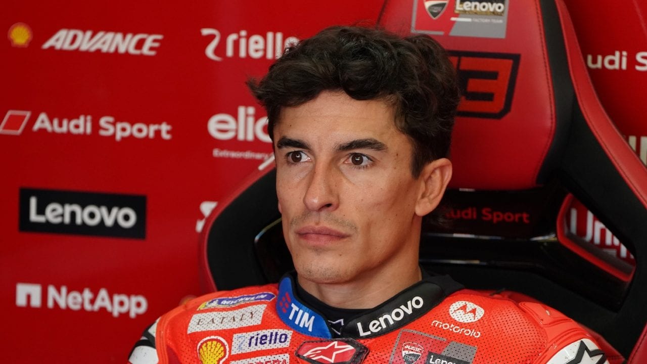 Marc Marquez costretto a operarsi alla scapola: la terapia conservativa non ha funzionato