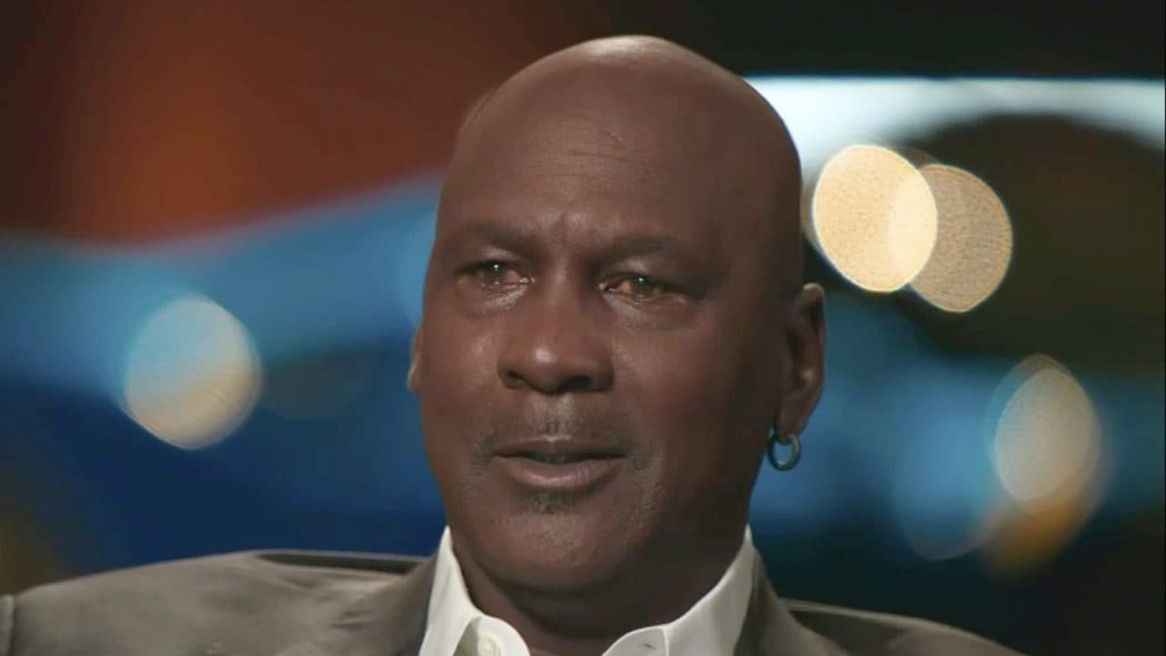 Michael Jordan si presenta in TV, tutti notano i suoi occhi: perché sono di quel colorito