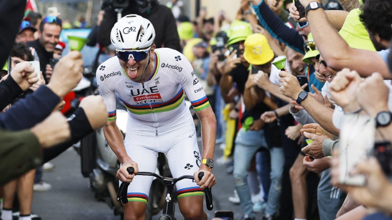 Lo straordinario tifo per Pogacar al Lombardia: il boato al passaggio sulla Boccola è impressionante