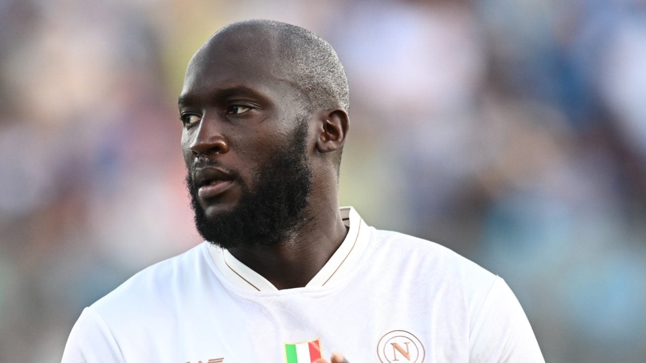 Il Napoli annuncia il ritorno di Lukaku dopo l'infortunio e i tempi di recupero di De Bruyne