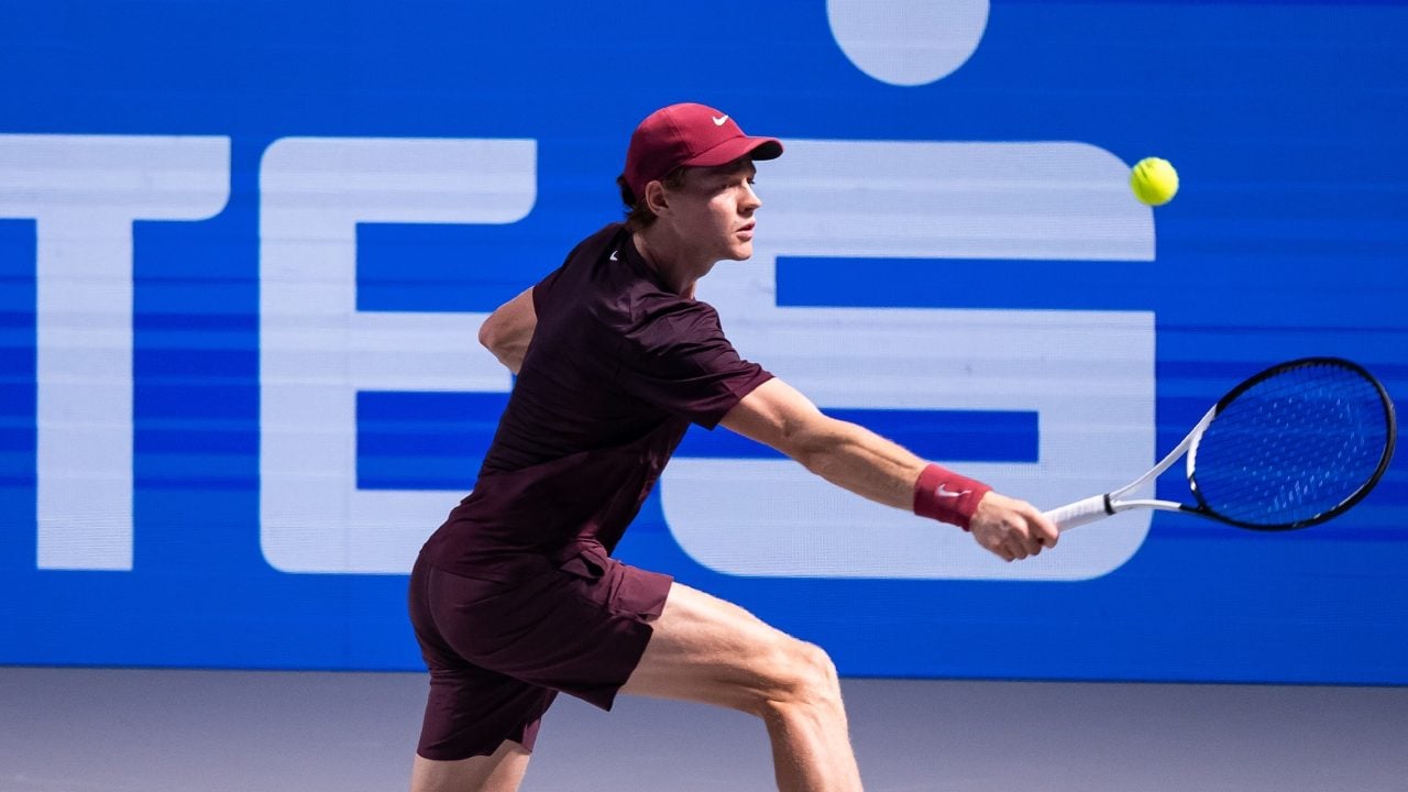 Sinner ai quarti di finale dell'ATP 500 Vienna, battuto Cobolli 6-2 7-6: Jannik sfiderà Bublik