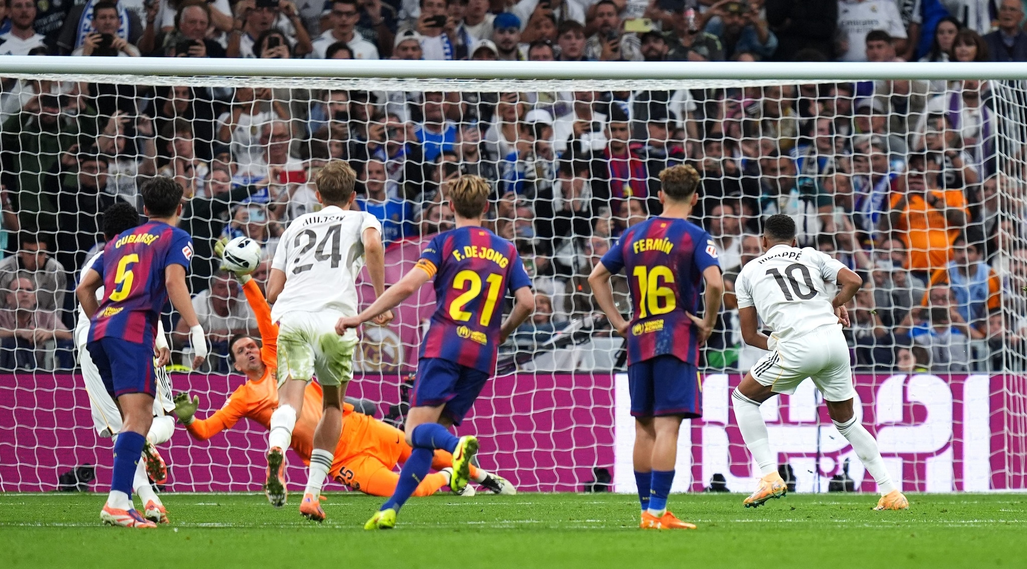 Szczesny spiega il ragionamento che ha fatto per parare il rigore a Mbappé: "Era abbastanza ovvio"