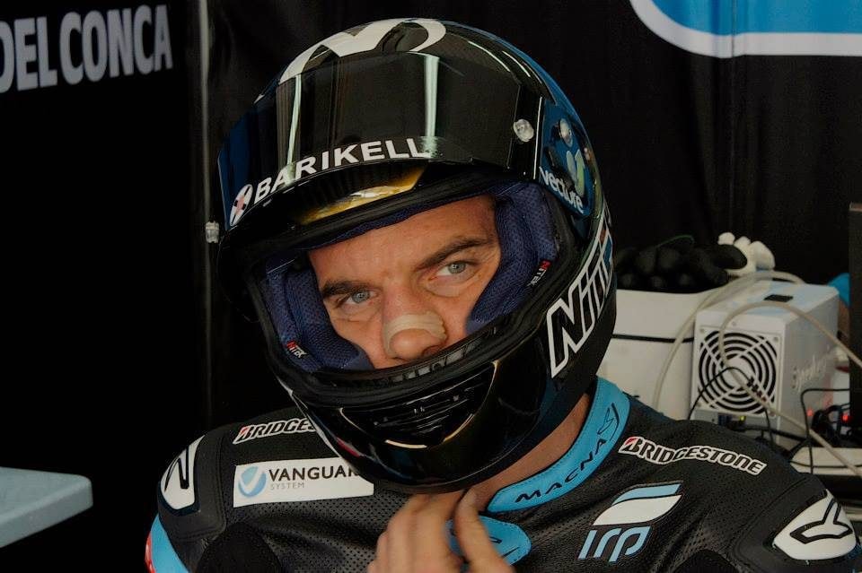 Alex De Angelis durante la sua carriera in MotoGP.