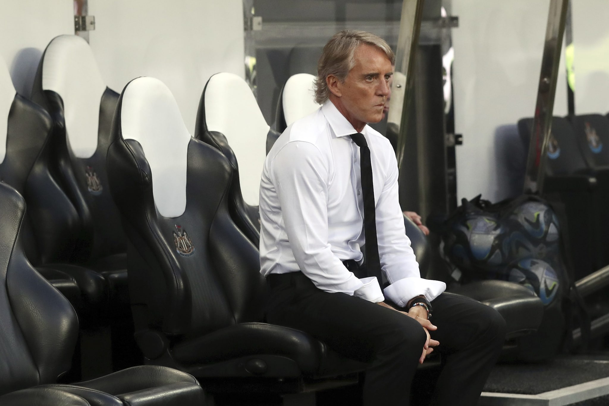 Nessuna chiamata in Serie A, Roberto Mancini si consola con l'Al Sadd: 5 milioni per i prossimi 6 mesi
