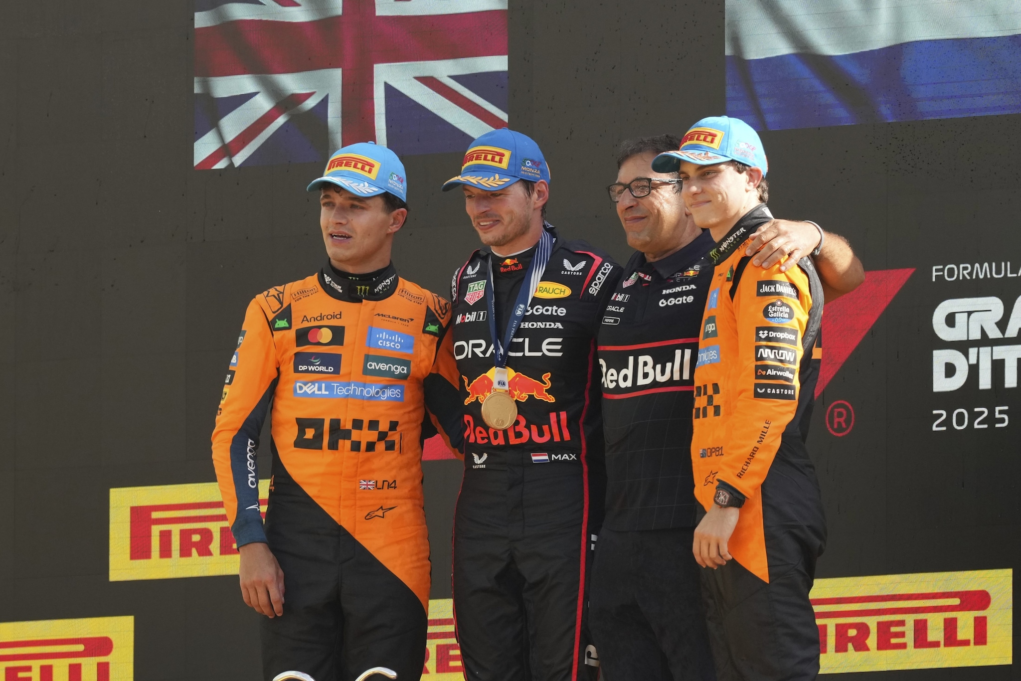 Lando Norris, Max Verstappen e Oscar Piastri sul podio del GP di Monza dello scorso 7 settembre.