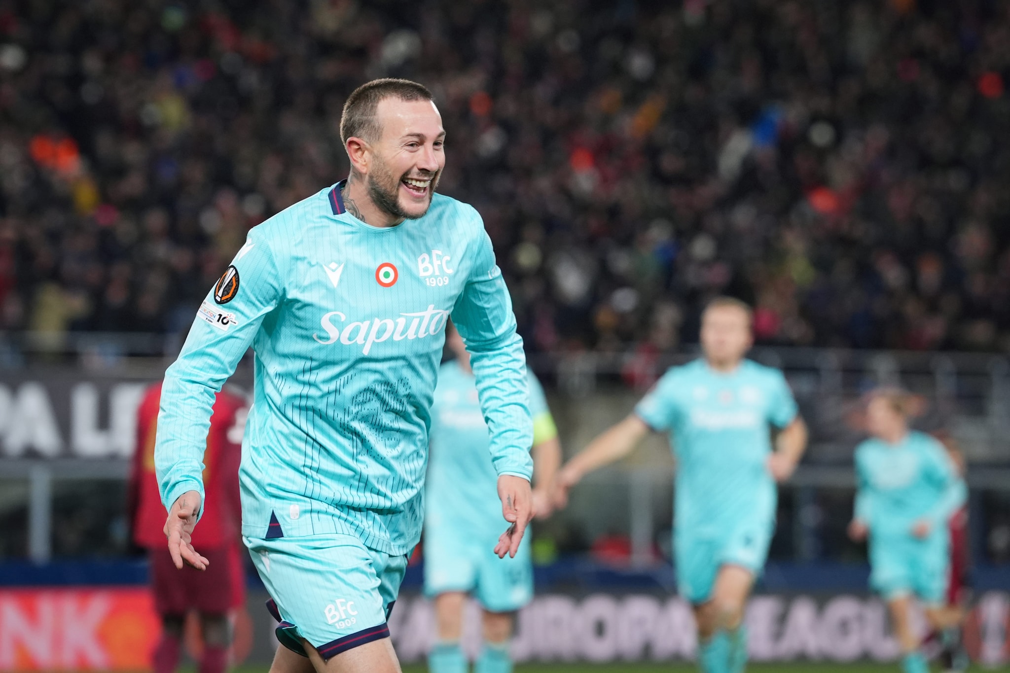 La gioia di Bernardeschi: primo gol in Europa League col Bologna