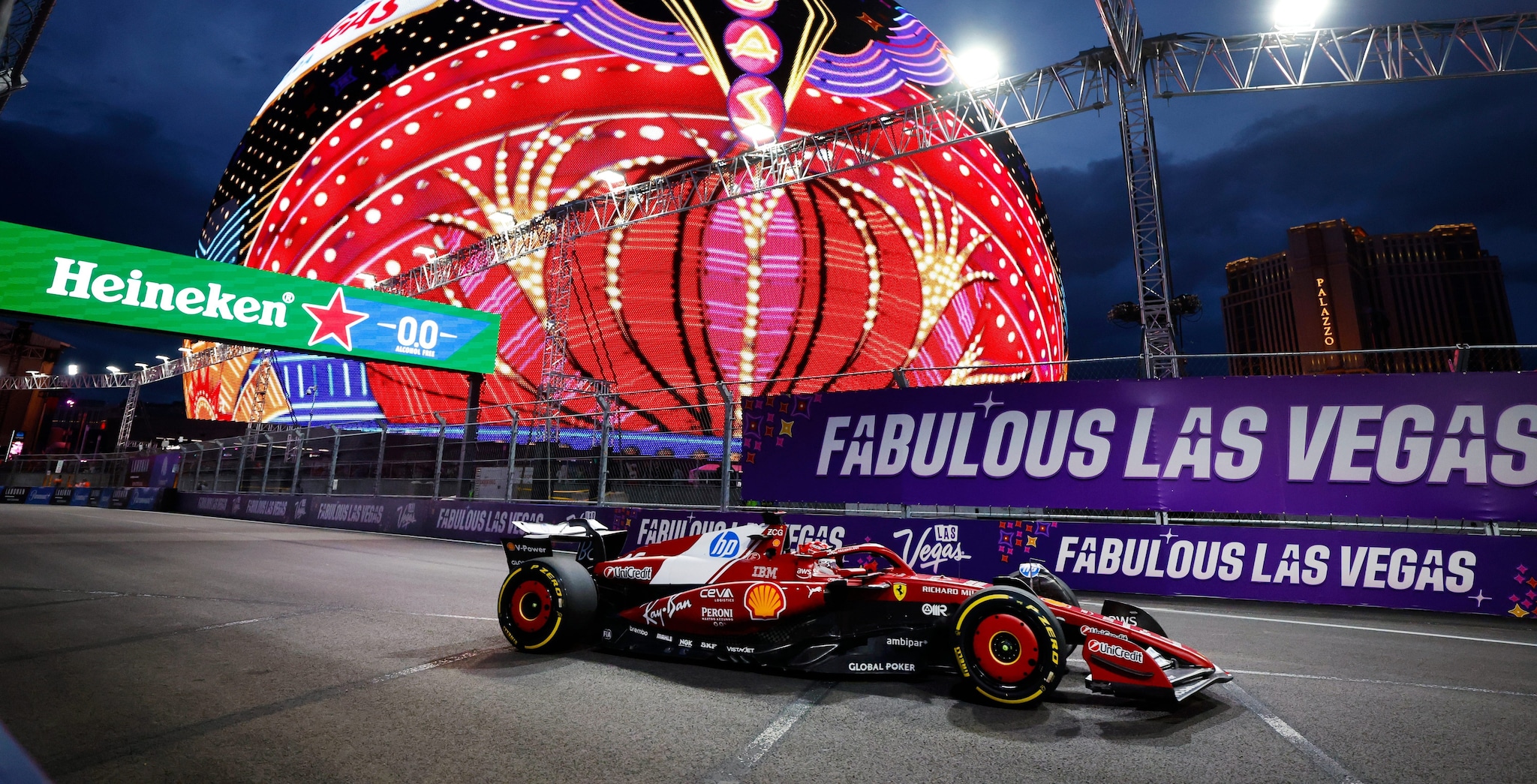 F1 GP Las Vegas, a che ora vedere la gara con Norris in pole in diretta TV: gli orari di TV8 e Sky