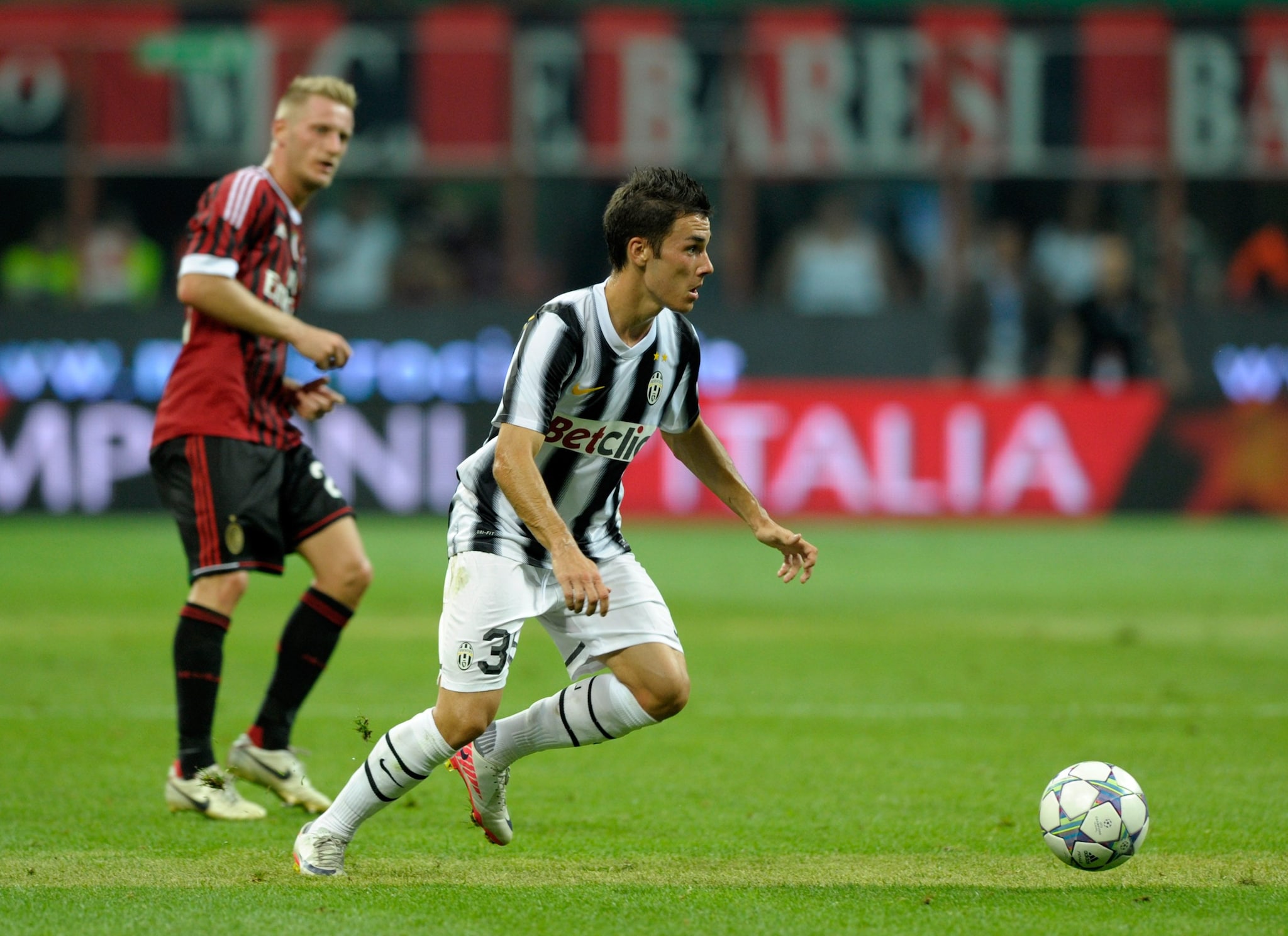 Pasquato durante il Trofeo Berlusconi contro il Milan.