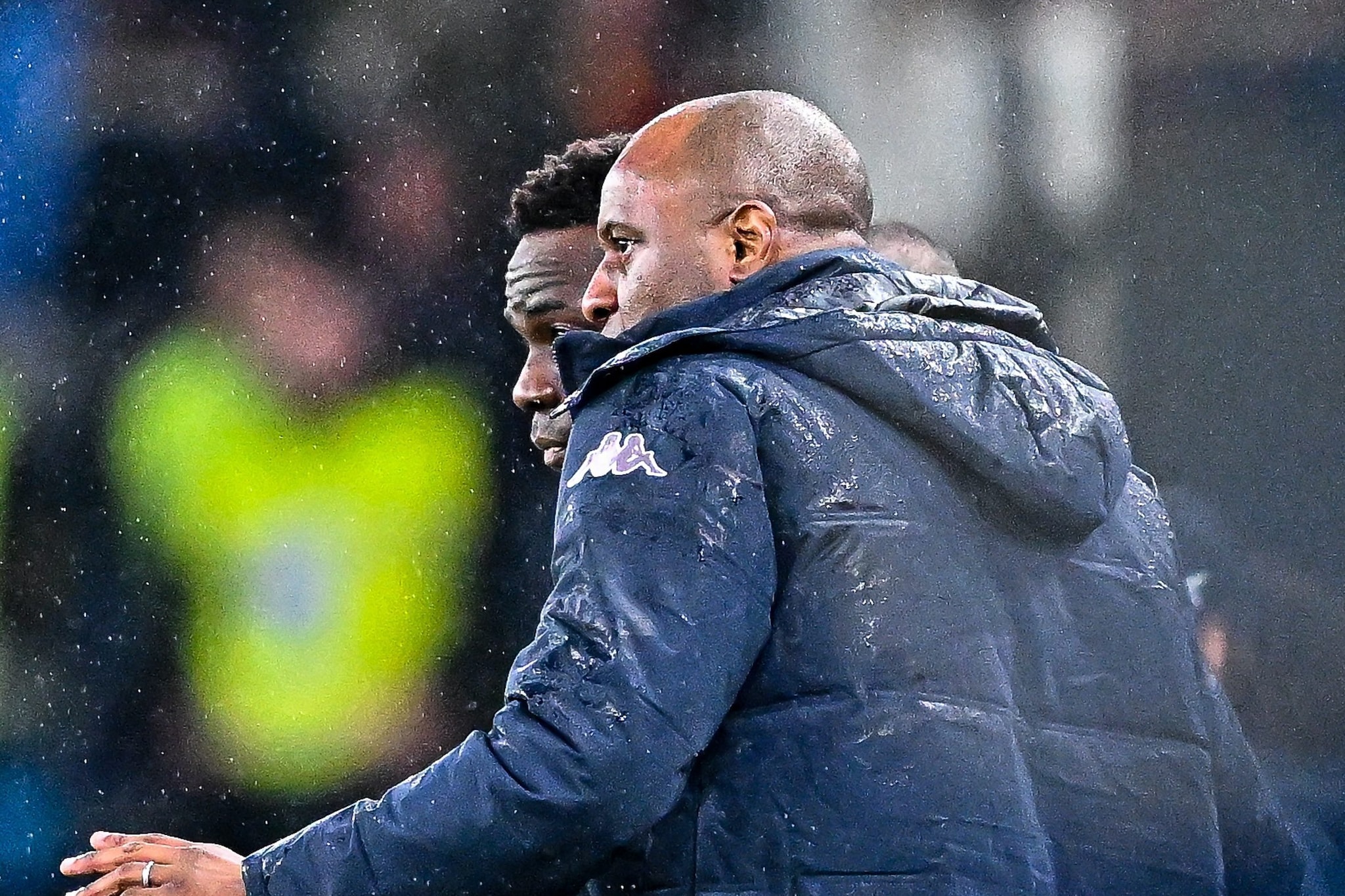 "Karma is a b*tch", Mario Balotelli contro Vieira esonerato dal Genoa: "Dio vede e provvede"