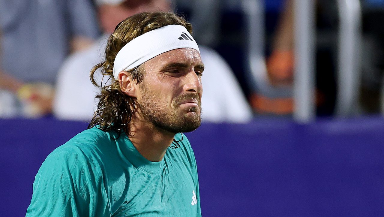 Tsitsipas nei guai anche quando non gioca: eccesso di velocità e stangata pesantissima